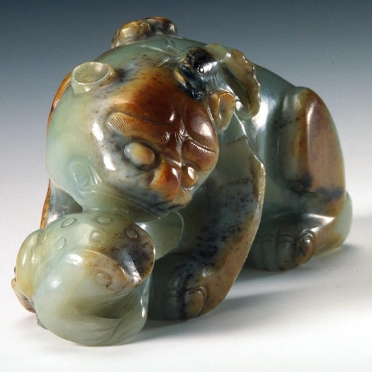 Tiger with five poisons, 1800s. China. Qing dynasty (1644-1911). Nephrite. Asian Art Museum, The Avery Brundage Collection, B60J352. Photograph © Asian Art Museum of San Francisco.